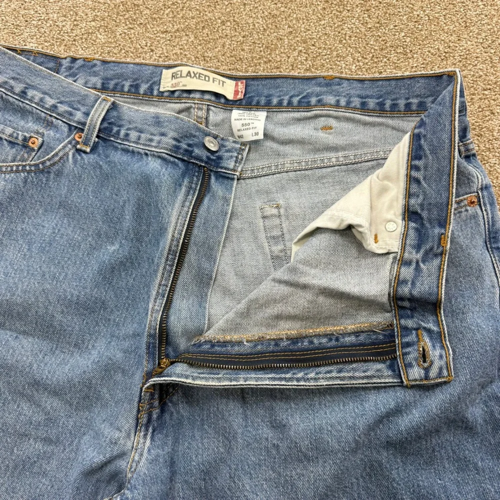 Levis 550 Mens 42x30 Relaxed Fit Jeans Blue Denim Straight Leg Medium Wash Y2K